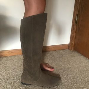 Brown Knee High Boots Size: 7/8